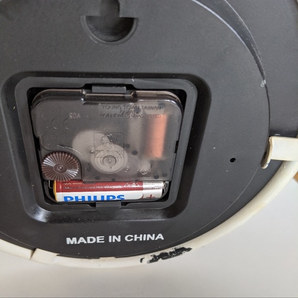 Kensington London White Bicycle Clock - Picture 5 of 6